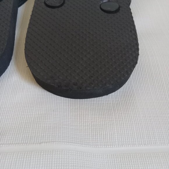 GAP Black and White Striped Flips Flops Women's Size 9-10 Free with Purchase - Picture 7 of 7